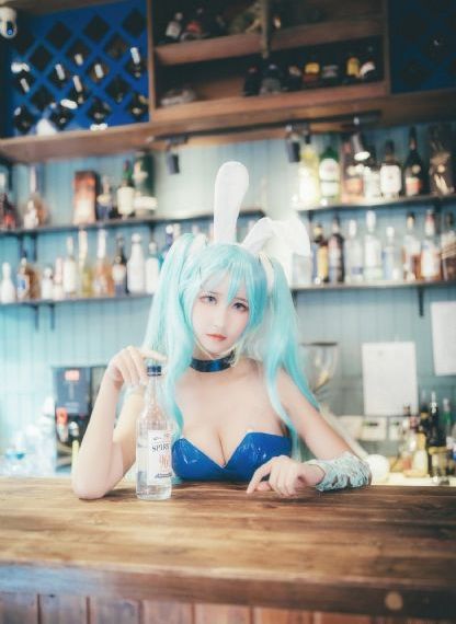 爱矢峰子