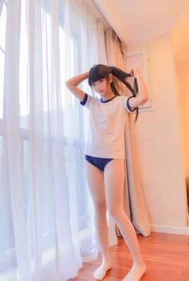 她在丈夫面前