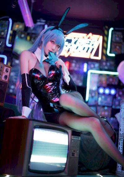 美女私密尿孔18