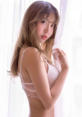 变身成黑辣妹之后就和死党上床了